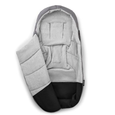 Sac de iarna Bugaboo Moon Grey ofera confort indiferent de sezon
