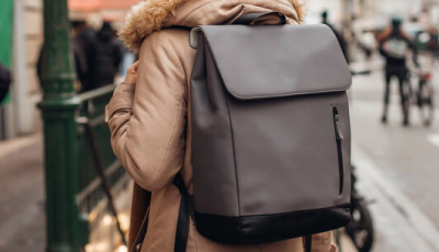 Beaba Light Mist 360 forgókanál - A forgatható nyélnek köszönhetően a Beaba 360°-os kanál a gyermek kezében elfoglalt helyzetétől függetlenül megtartja a tartalmat.