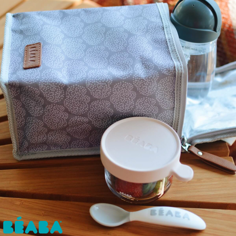 Geanta termoizolanta Beaba Tiny Clouds - Pastreaza masa bebelusului calda si rece